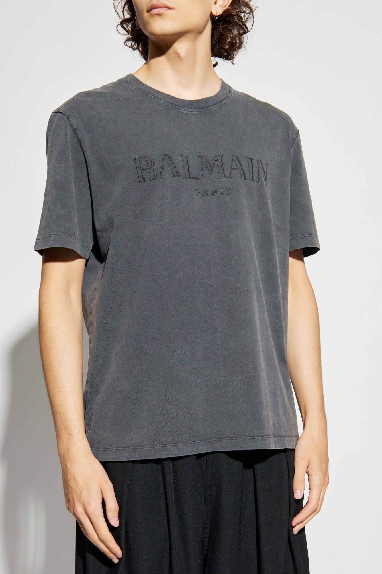 Tシャツ・カットソー BALMAIN Women Tops DH1EG010BC72 YGD Grey Eco-designed cotton T-shirt with Balmain logo print black